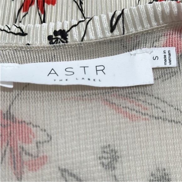 🌷 Bundle of 3 NWT/NWOT ASTR Cropped Blouses - Picture 4 of 14